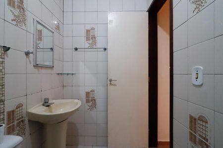 Casa à venda com 95m², 4 quartos e 1 vagaBanheiro