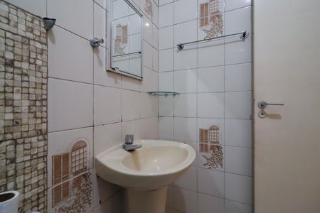 Casa à venda com 95m², 4 quartos e 1 vagaBanheiro