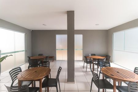 Apartamento para alugar com 48m², 2 quartos e 1 vagaÁrea comum - Salão de festas