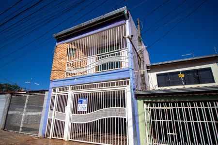 Casa para alugar com 190m², 3 quartos e 2 vagasFachada