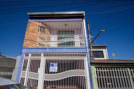 Casa para alugar com 190m², 3 quartos e 2 vagasFachada