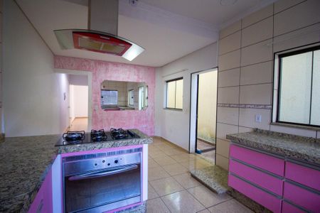 Casa para alugar com 190m², 3 quartos e 2 vagasCozinha