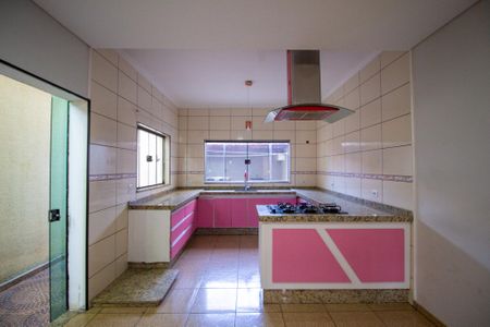 Casa para alugar com 190m², 3 quartos e 2 vagasCozinha
