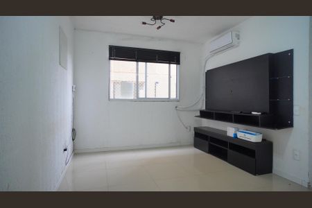 Apartamento à venda com 2 quartos, 42m² em Jardim Dona Leopoldina, Porto Alegre