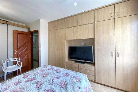Apartamento à venda com 340m², 5 quartos e 3 vagasSuite 2