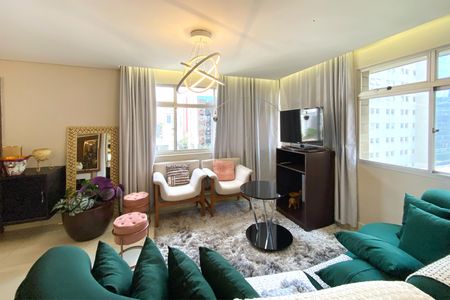 Apartamento à venda com 340m², 5 quartos e 3 vagasSala