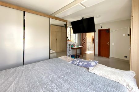 Apartamento à venda com 340m², 5 quartos e 3 vagasSuite 1