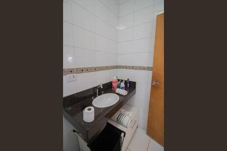 Casa à venda com 140m², 3 quartos e 4 vagasBANHEIRO DA SUÍTE 1