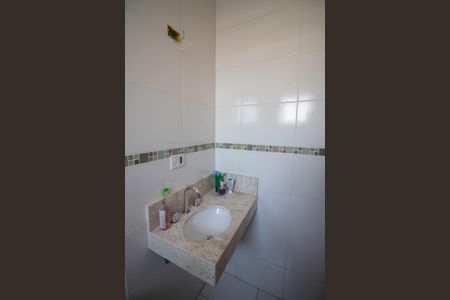 Casa à venda com 140m², 3 quartos e 4 vagasBANHEIRO DA SUÍTE 2