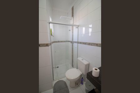 Casa à venda com 140m², 3 quartos e 4 vagasBANHEIRO DA SUÍTE 1