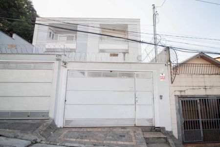 Casa à venda com 140m², 3 quartos e 4 vagasFACHADA