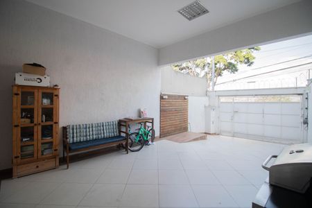 Casa à venda com 140m², 3 quartos e 4 vagasGARAGEM