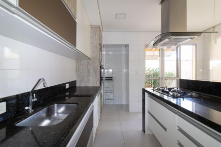 Casa de condomínio à venda com 206m², 4 quartos e 2 vagasCozinha