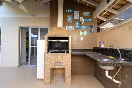 Casa de condomínio à venda com 206m², 4 quartos e 2 vagasÁrea externa