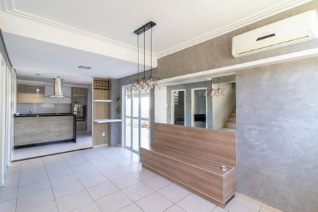 Sala de casa de condomínio à venda com 4 quartos, 206m² em Parque Taquaral, Campinas