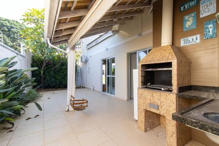 Casa de condomínio à venda com 206m², 4 quartos e 2 vagasÁrea externa