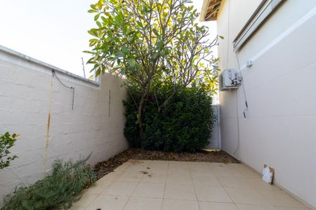 Casa de condomínio à venda com 206m², 4 quartos e 2 vagasÁrea externa