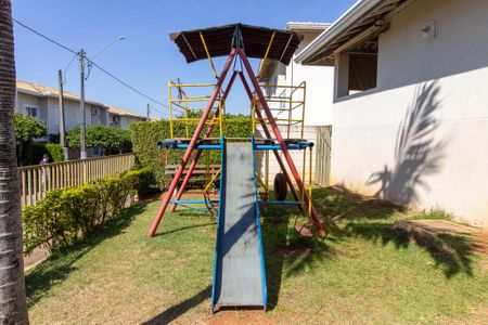 Casa de condomínio à venda com 206m², 4 quartos e 2 vagasÁrea comum