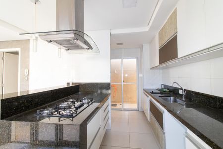 Casa de condomínio à venda com 206m², 4 quartos e 2 vagasCozinha