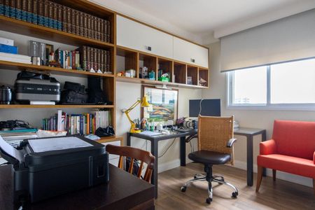 Apartamento à venda com 3 quartos, 200m² em Jardim das Acacias, São Paulo