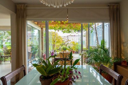 Apartamento à venda com 3 quartos, 200m² em Jardim das Acacias, São Paulo