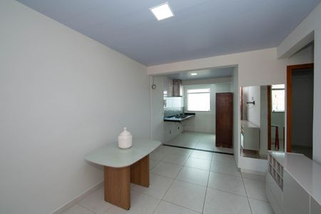 SALA de apartamento para alugar com 2 quartos, 60m² em João Pinheiro, Belo Horizonte