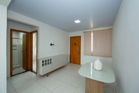 SALA de apartamento para alugar com 2 quartos, 60m² em João Pinheiro, Belo Horizonte