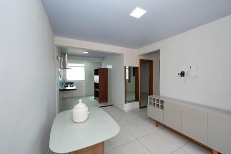 SALA de apartamento para alugar com 2 quartos, 60m² em João Pinheiro, Belo Horizonte