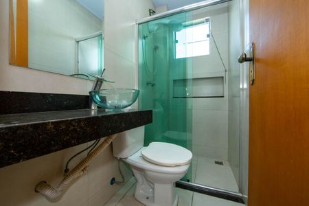 Apartamento para alugar com 60m², 2 quartos e 1 vagaBANHEIRO2