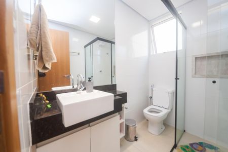 Apartamento à venda com 180m², 3 quartos e 2 vagas Apartamento à venda com 180m², 3 quartos e 2 vagasBanheiro Social