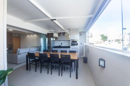 Apartamento à venda com 180m², 3 quartos e 2 vagas Apartamento à venda com 180m², 3 quartos e 2 vagasarea privativa - churrasqueira
