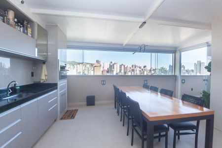 Apartamento à venda com 180m², 3 quartos e 2 vagas Apartamento à venda com 180m², 3 quartos e 2 vagasarea privativa - churrasqueira