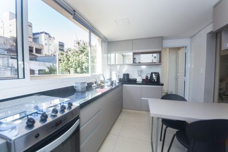 Apartamento à venda com 180m², 3 quartos e 2 vagas Apartamento à venda com 180m², 3 quartos e 2 vagasCozinha