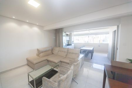 Apartamento à venda com 180m², 3 quartos e 2 vagas Apartamento à venda com 180m², 3 quartos e 2 vagasSala de TV