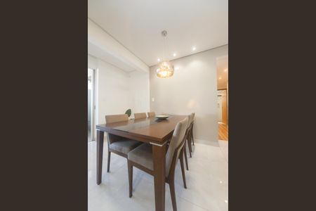 Apartamento à venda com 180m², 3 quartos e 2 vagas Apartamento à venda com 180m², 3 quartos e 2 vagasSala de Jantar