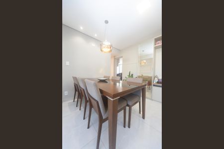 Apartamento à venda com 180m², 3 quartos e 2 vagas Apartamento à venda com 180m², 3 quartos e 2 vagasSala de Jantar