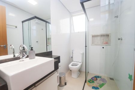 Apartamento à venda com 180m², 3 quartos e 2 vagas Apartamento à venda com 180m², 3 quartos e 2 vagasBanheiro Social