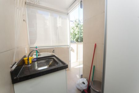 Apartamento à venda com 180m², 3 quartos e 2 vagas Apartamento à venda com 180m², 3 quartos e 2 vagasÁrea de Serviço