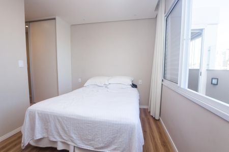 Apartamento à venda com 180m², 3 quartos e 2 vagas Apartamento à venda com 180m², 3 quartos e 2 vagassuite