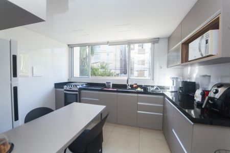 Apartamento à venda com 180m², 3 quartos e 2 vagas Apartamento à venda com 180m², 3 quartos e 2 vagasCozinha