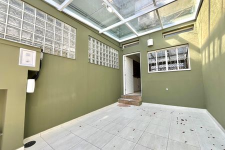 Casa à venda com 106m², 2 quartos e 1 vaga Casa à venda com 106m², 2 quartos e 1 vagaGaragem