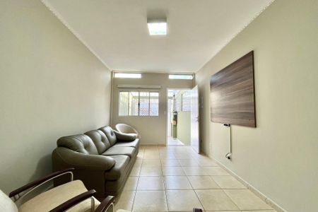 Casa à venda com 106m², 2 quartos e 1 vaga Casa à venda com 106m², 2 quartos e 1 vagaSala