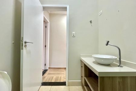 Casa à venda com 106m², 2 quartos e 1 vaga Casa à venda com 106m², 2 quartos e 1 vagaBanheiro