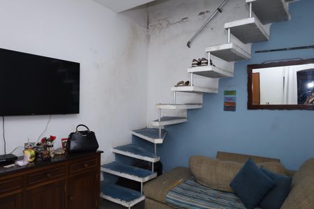 Sala de casa à venda com 3 quartos, 200m² em Vila Carmosina, São Paulo