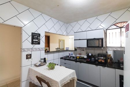 Casa para alugar com 320m², 3 quartos e 3 vagasCozinha 