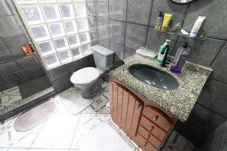 Casa para alugar com 320m², 3 quartos e 3 vagasBanheiro