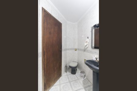 Casa à venda com 330m², 3 quartos e 3 vagasBanheiro Social