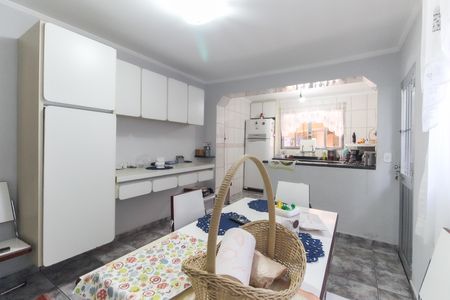 Casa à venda com 330m², 3 quartos e 3 vagasCozinha