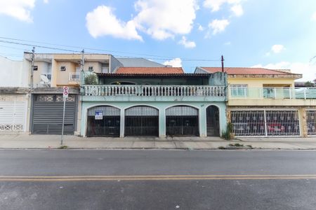 Casa à venda com 330m², 3 quartos e 3 vagasFachada 