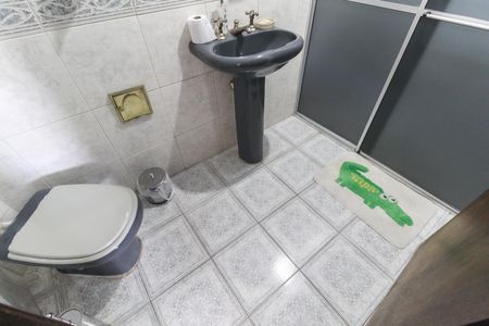 Casa à venda com 330m², 3 quartos e 3 vagasBanheiro Social